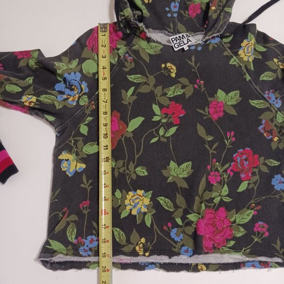 Pam & Gela Floral Print Crop Hoodie Sweatshirt Size Medium - Picture 12 of 12